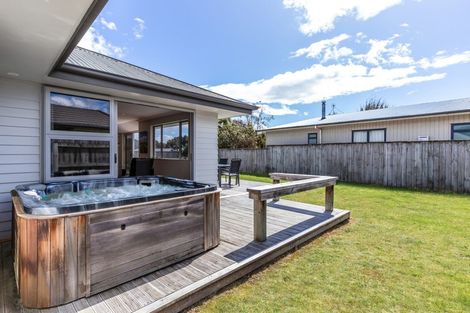 Photo of property in 64 Parekaawa Drive, Motuoapa, Turangi, 3382