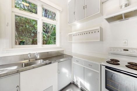 Photo of property in 16 Highbury Road, Highbury, Wellington, 6012