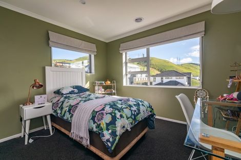 Photo of property in 120 Amesbury Drive, Churton Park, Wellington, 6037