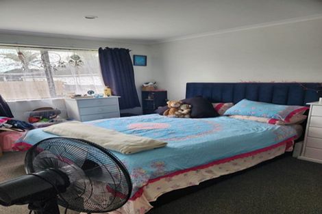 Photo of property in 90 Tiraumea Drive, Pakuranga, Auckland, 2010