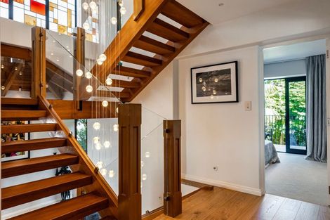 Photo of property in 1/60 Milford Road, Milford, Auckland, 0620