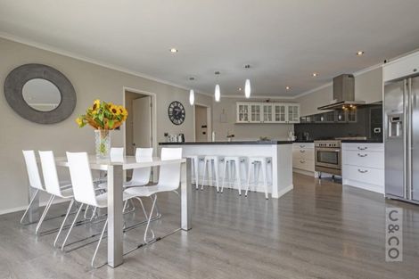 Photo of property in 11 Pohutukawa Parade, Riverhead, 0820