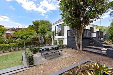 Photo of property in 47 Sheridan Drive, New Lynn, Auckland, 0600