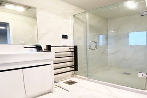 Photo of property in 8/10 Ayr Road, Pakuranga, Auckland, 2010