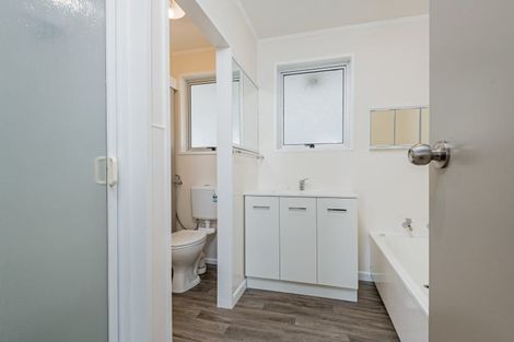 Photo of property in 20 Dunk Place, Milson, Palmerston North, 4414