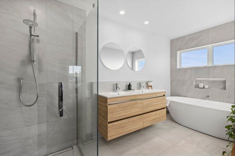 Photo of property in 4 Richmond Street, Cambridge, 3434