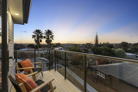 Photo of property in 64c Yeovil Road, Te Atatu Peninsula, Auckland, 0610