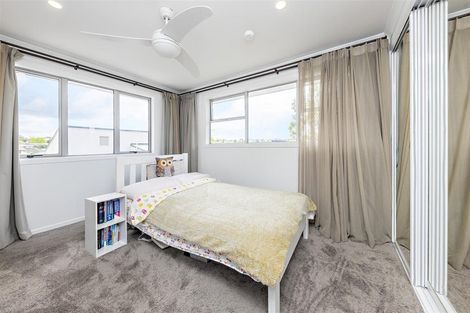 Photo of property in 3 Salas Place, Howick, Auckland, 2010