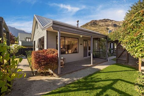 Photo of property in 30 Remarkables Crescent, Frankton, Queenstown, 9300