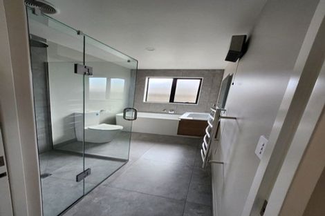Photo of property in 35 Akoranga Place, Hornby, Christchurch, 8042