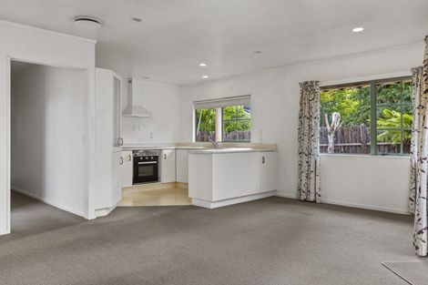 Photo of property in 8 Kathleen Place, Rainbow Point, Taupo, 3330