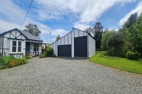 Photo of property in 27 Waitere Street, Marton, 4710