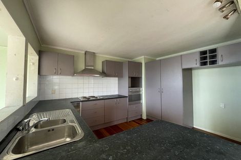 Photo of property in 65 Ocean View Road, Hillcrest, Auckland, 0627