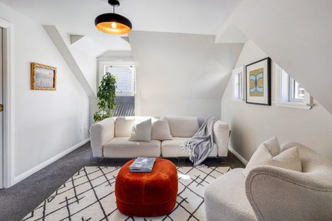 Photo of property in 15 Selwyn Terrace, Thorndon, Wellington, 6011