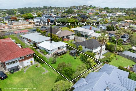 Photo of property in 3/619 Beach Road, Rothesay Bay, Auckland, 0630