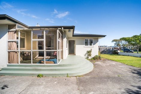 Photo of property in 32 Aberdeen Avenue, Takaro, Palmerston North, 4412