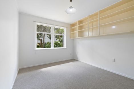 Photo of property in 4 Lyford Crescent, Sunnynook, Auckland, 0620