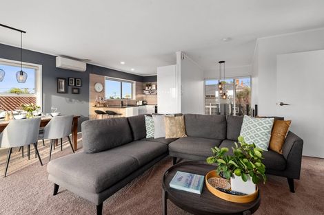 Photo of property in 2/70 Hinemoa Street, Birkenhead, Auckland, 0626