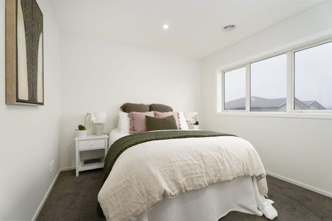 Photo of property in 1 Pine Hill Rise, Glenside, Wellington, 6037