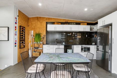 Photo of property in 6 Musick Point Road, Bucklands Beach, Auckland, 2012