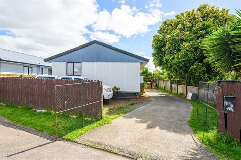 Photo of property in 12 Cameron Place, Ranui, Auckland, 0612