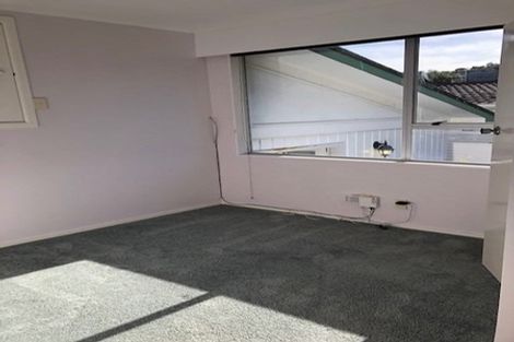 Photo of property in 124 Taylor Terrace, Tawa, Wellington, 5028