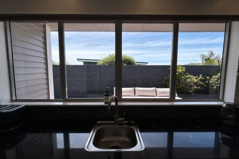 Photo of property in 29 Kiriwai Road, Paremata, Porirua, 5024