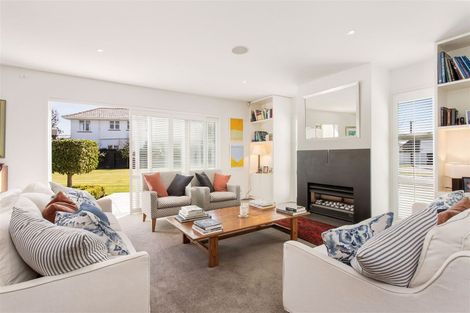 Photo of property in 15 Hamilton Avenue, Ilam, Christchurch, 8041