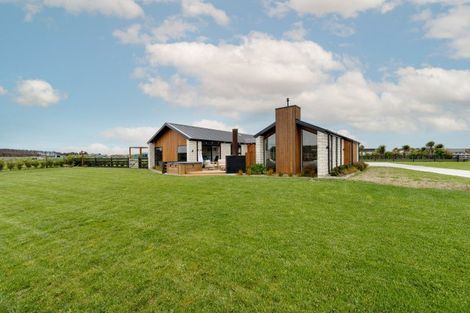 Photo of property in 19 Carex Grove, Foxton Beach, Foxton, 4815