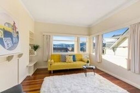 Photo of property in 2u2 Hawker Street, Mount Victoria, Wellington, 6011
