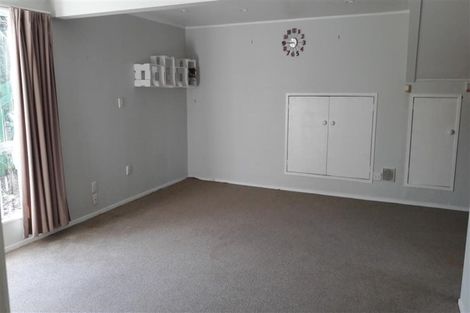 Photo of property in 28 Reynella Drive, Massey, Auckland, 0614