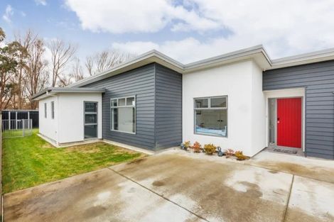 Photo of property in 12 Ivy Lane, Kelvin Grove, Palmerston North, 4414