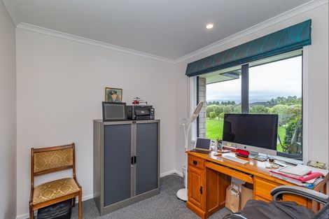 Photo of property in 52 Garth Road, Levin, 5571