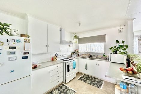 Photo of property in 44 Cambridge Street, Levin, 5510