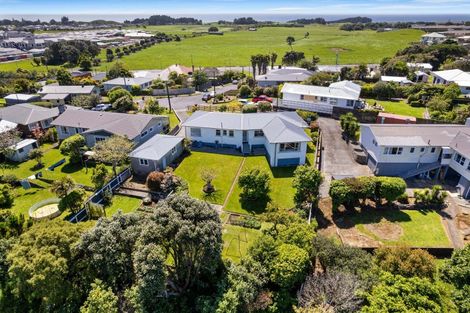 Photo of property in 11 Hulke Crescent, Bell Block, New Plymouth, 4312