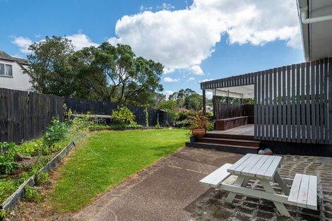 Photo of property in 2/8 Helena Street, Massey, Auckland, 0614