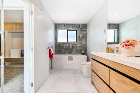 Photo of property in 15 Kearns Drive, Hobsonville, Auckland, 0616