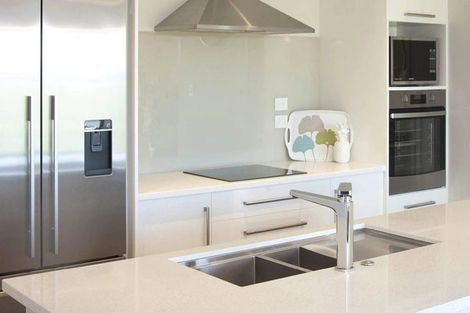 Photo of property in 93 Keri Vista Rise, Papakura, 2110