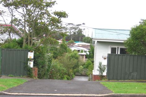 Photo of property in 8 Woodglen Road, Glen Eden, Auckland, 0602