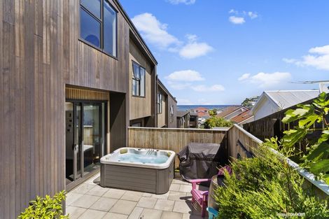 Photo of property in 14/20u Trent Street, Island Bay, Wellington, 6023