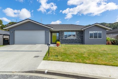 Photo of property in 103 Riverstone Drive, Riverstone Terraces, Upper Hutt, 5018