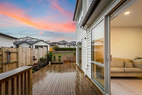 Photo of property in 9 Franheim Crescent, Orewa, 0931