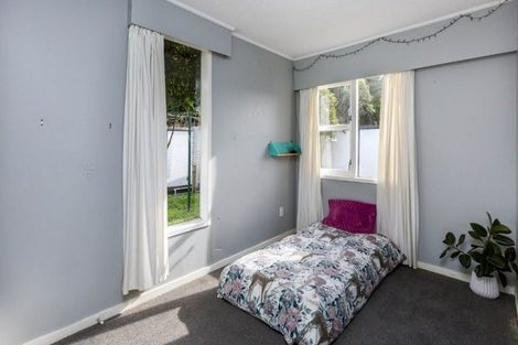 Photo of property in 15 Holborn Drive, Stokes Valley, Lower Hutt, 5019