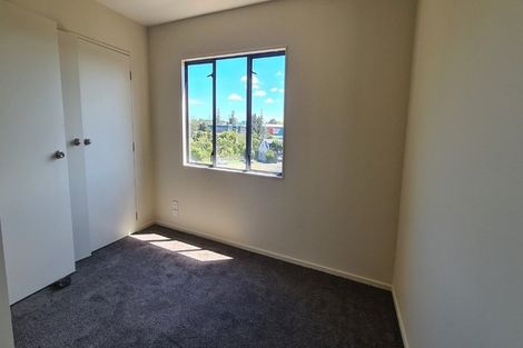 Photo of property in Lakeview Terrace, 20/14 Ambrico Place, New Lynn, Auckland, 0600