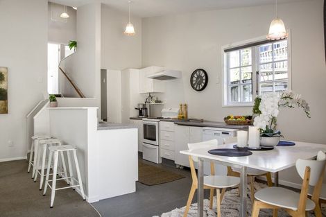 Photo of property in 23 Makiri Street, Helensville, 0800