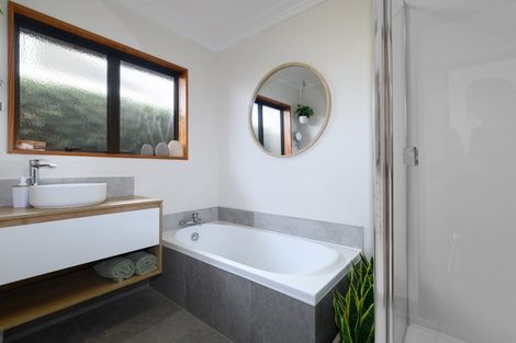 Photo of property in 38a Clivedene Street, Matua, Tauranga, 3110