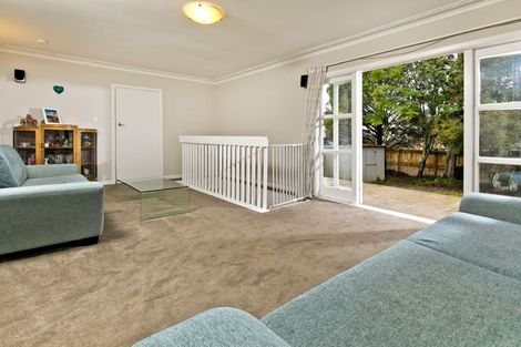 Photo of property in 123 Millbrook Road, Sunnyvale, Auckland, 0612