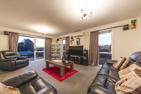 Photo of property in 28 Galea Grove, Kelvin Grove, Palmerston North, 4414