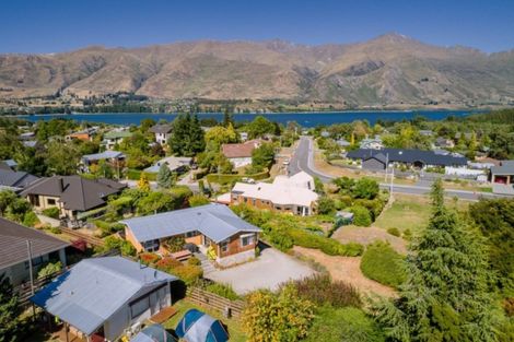 Photo of property in 4 Clematis Court, Wanaka, 9305
