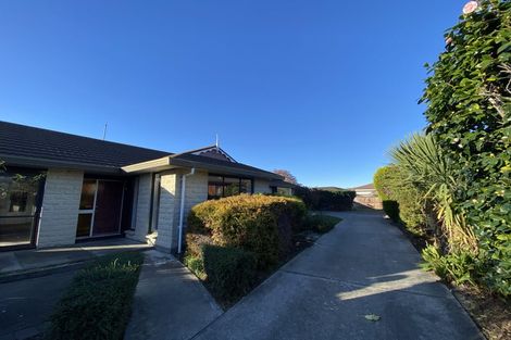 Photo of property in 9 Montclare Avenue, Ilam, Christchurch, 8041